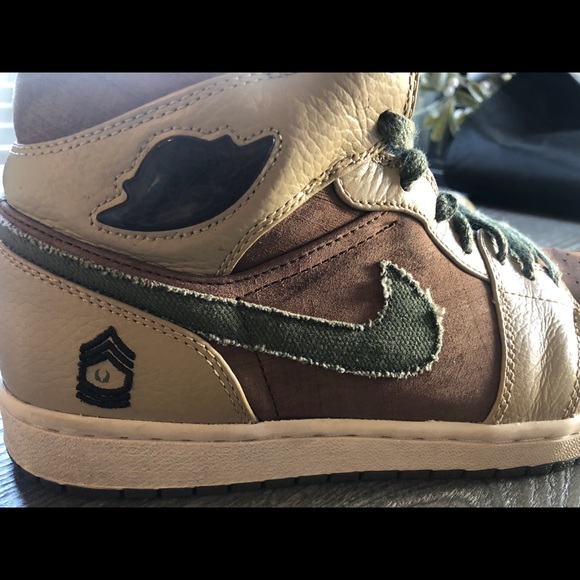 Air Jordan 1 Army Edition Shoes - Picture 2 of 10